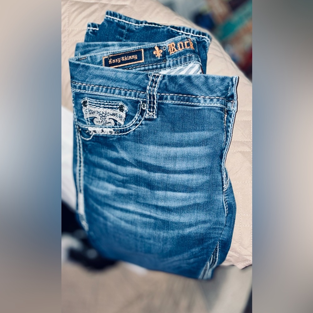 ROCK REVIVAL “CHILE” JEANS, EASY SKINNY SIZE 33. Excellent condition, Smoke Free